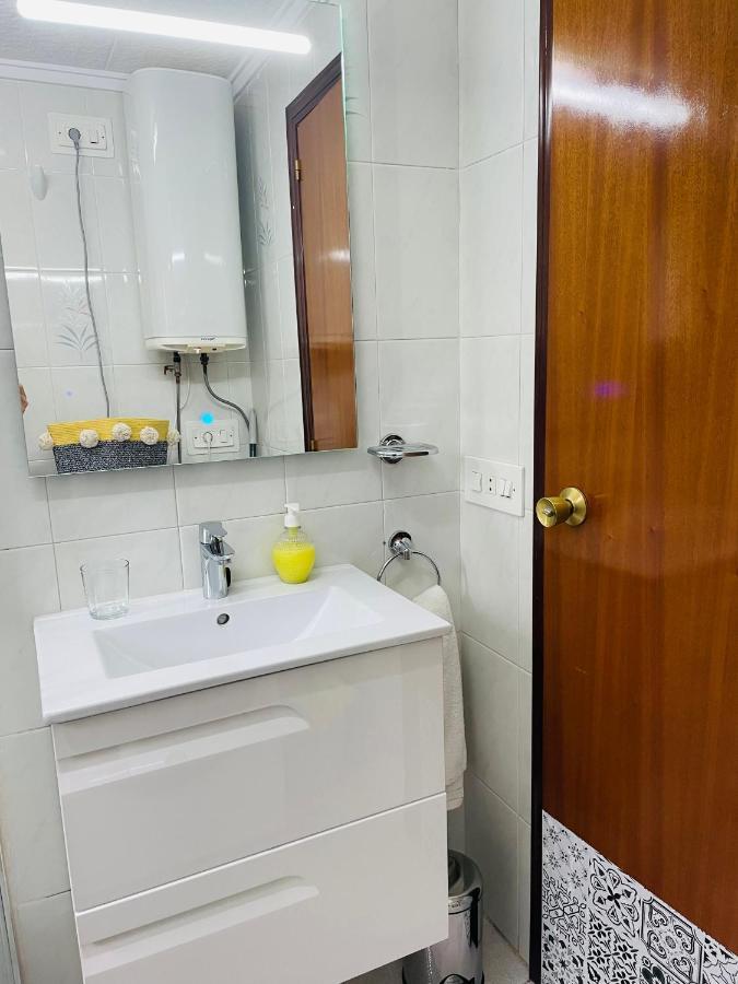 Cozy 2-Bedroom Serviced Apartment With Netflix Puerto de Sagunto Ngoại thất bức ảnh
